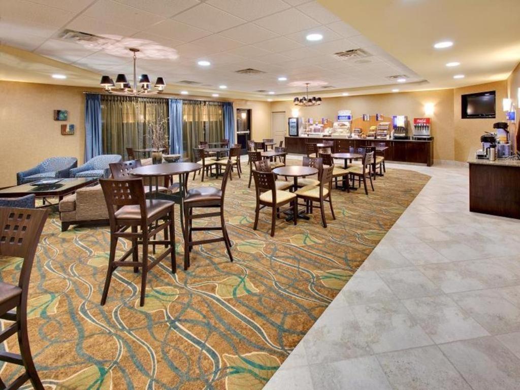 Holiday Inn Express Hotel & Suites Grand Island By Ihg Dış mekan fotoğraf