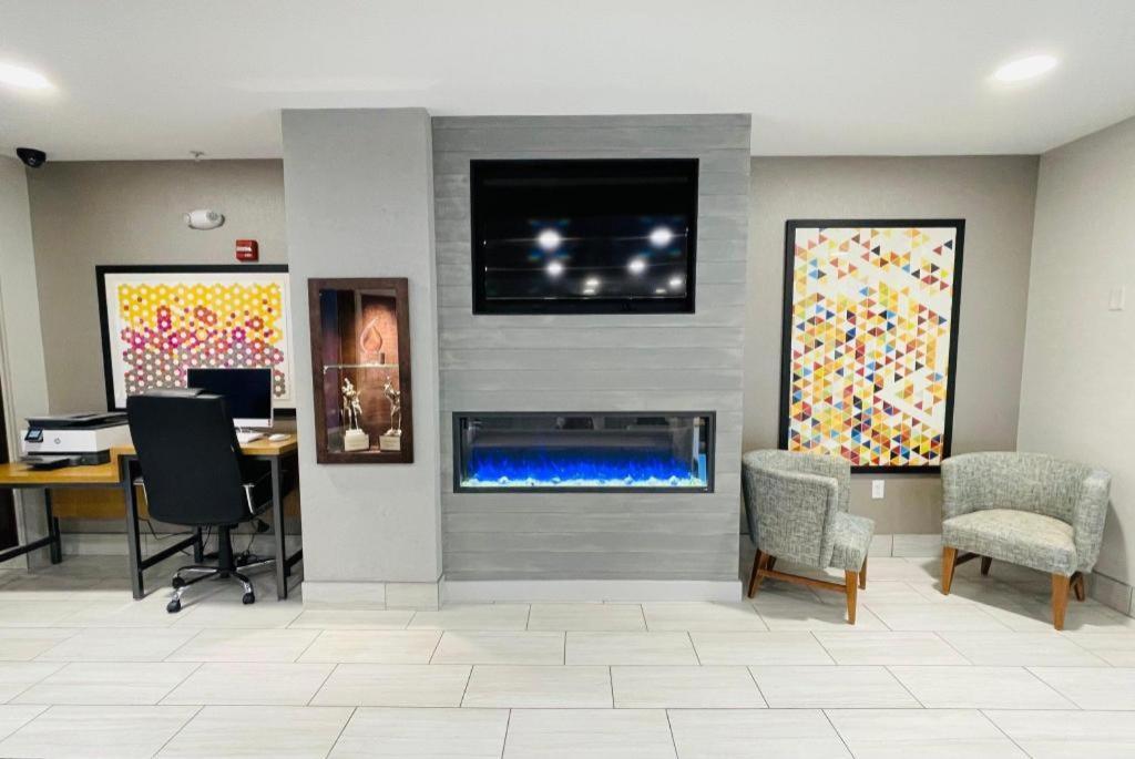 Holiday Inn Express Hotel & Suites Grand Island By Ihg Dış mekan fotoğraf