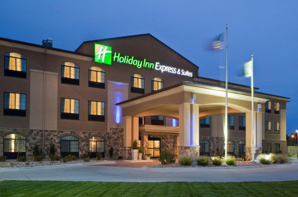 Holiday Inn Express Hotel & Suites Grand Island By Ihg Dış mekan fotoğraf