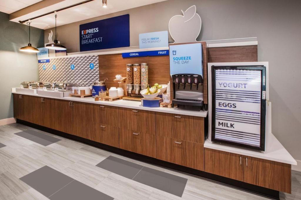 Holiday Inn Express Hotel & Suites Grand Island By Ihg Dış mekan fotoğraf