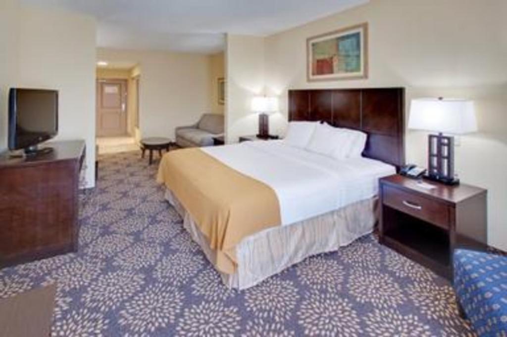 Holiday Inn Express Hotel & Suites Grand Island By Ihg Dış mekan fotoğraf