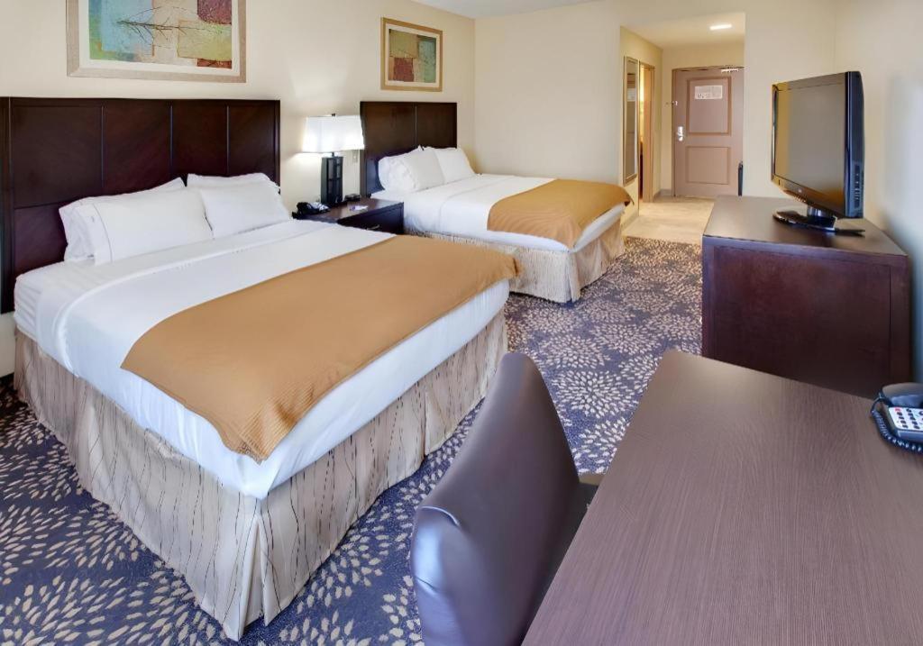 Holiday Inn Express Hotel & Suites Grand Island By Ihg Dış mekan fotoğraf