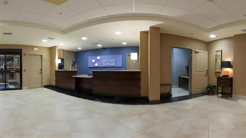 Holiday Inn Express Hotel & Suites Grand Island By Ihg Dış mekan fotoğraf